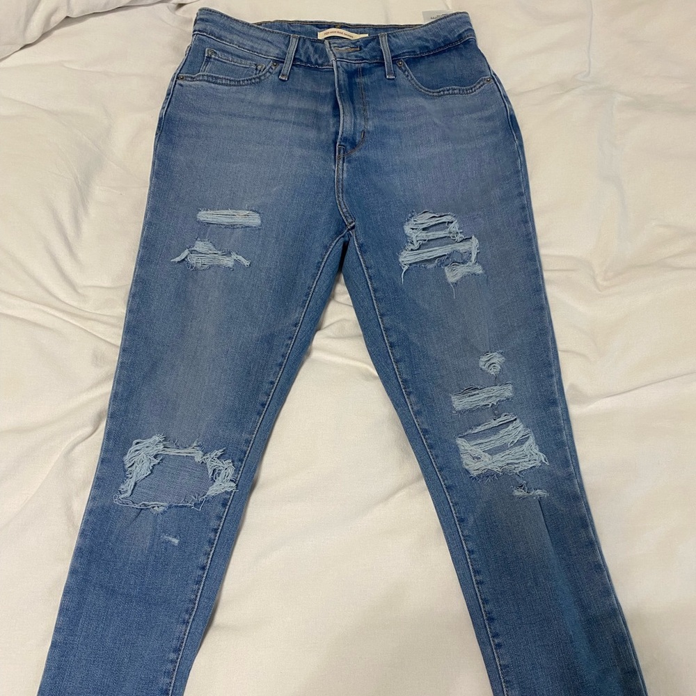 High rise ripped 721 Levis